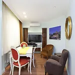 Aparthotel Lir Long 4*