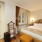 Aparthotel Lir Long 4*