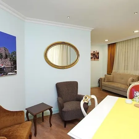 Lir Long Aparthotel 4*