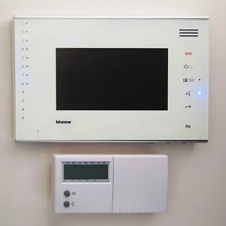 מלון דירות Lir Long 4*