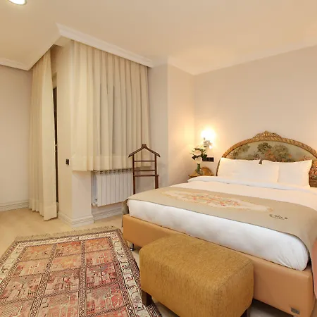 Lir Long Aparthotel 4*