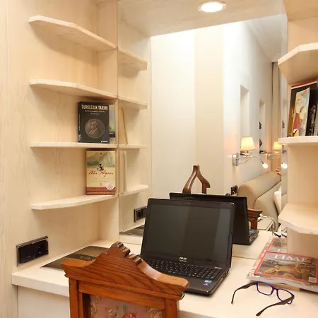 Aparthotel Lir Long 4*