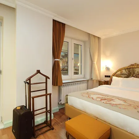 Aparthotel Lir Long 4*