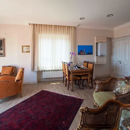 Apart-hotel Lir Long